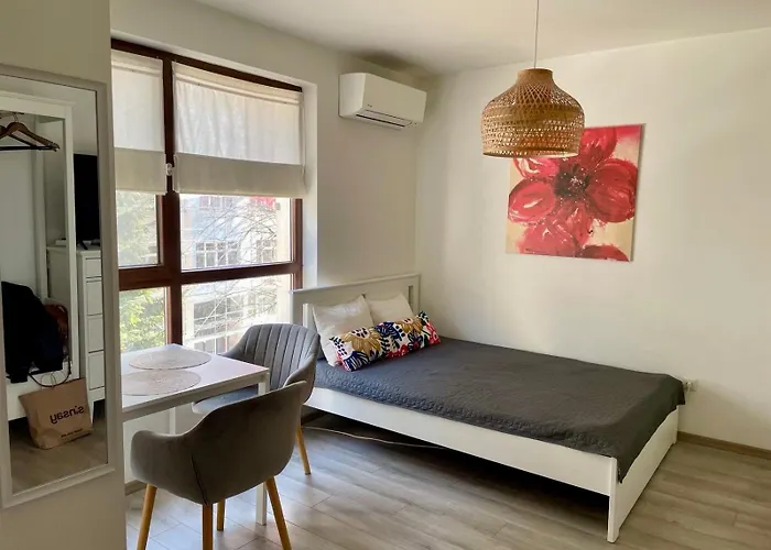 Deluxe Lazur Апартаменты Бургас